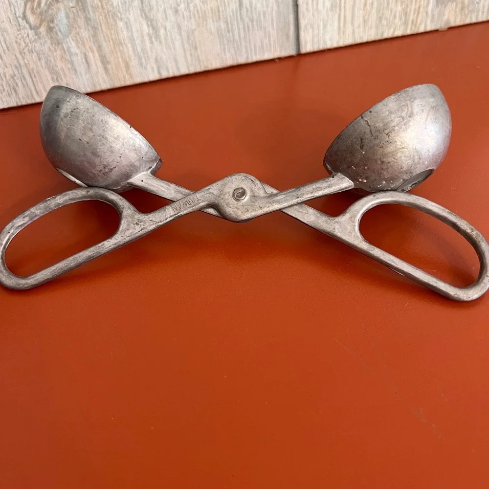 Vintage Cast‎ Aluminum Scissor Meatballer Tool Taiwan Kitchen Gadget Silver 7in